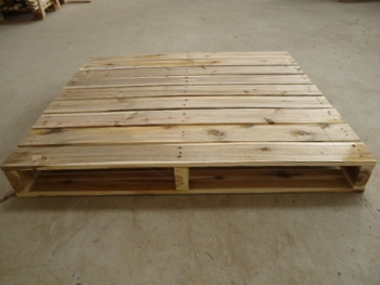 Pallet gỗ 2 hướng nâng tải trọng 1,5 tấn